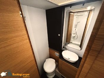 L 13Adria Matrix670SL Semintegrale5Posti Adria Letti Gemelli Posteriori Veicolo ANoleggio Nolo Camper Bagno